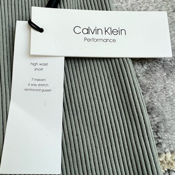 Calvin Klein Performance - Picture 6 of 6